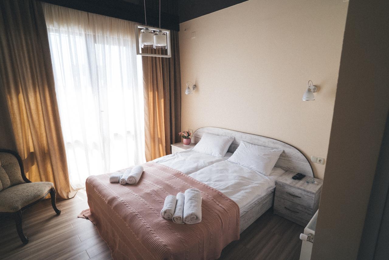 Lazika Hotel Zugdidi Ngoại thất bức ảnh