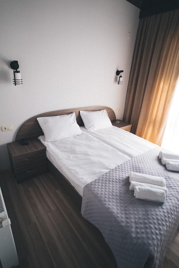 Lazika Hotel Zugdidi Ngoại thất bức ảnh