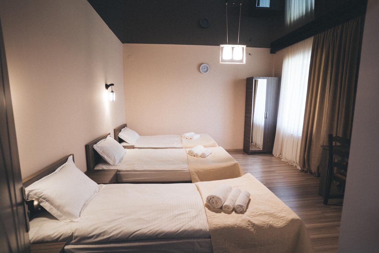 Lazika Hotel Zugdidi Ngoại thất bức ảnh