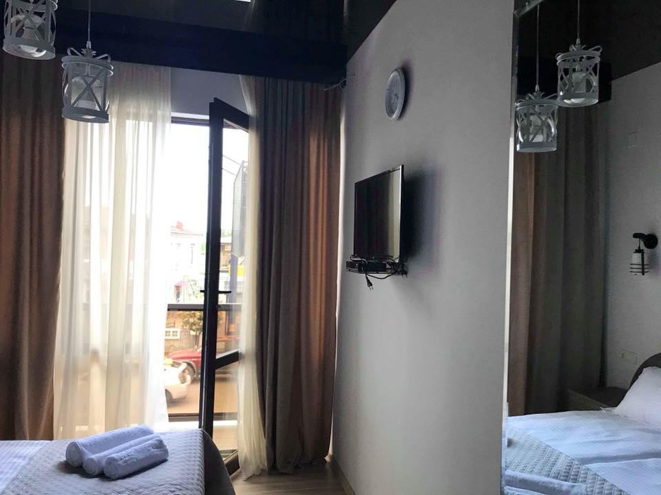 Lazika Hotel Zugdidi Ngoại thất bức ảnh